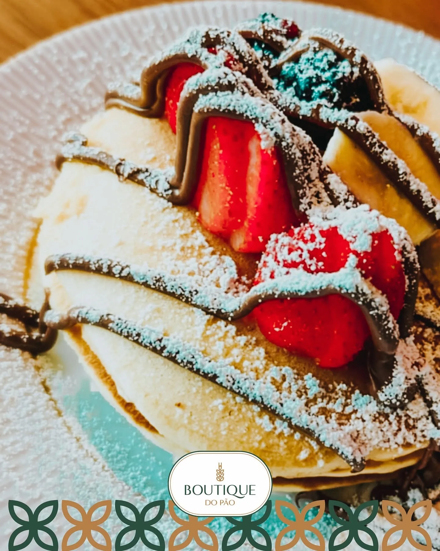 Crepe com morangos e chocolate